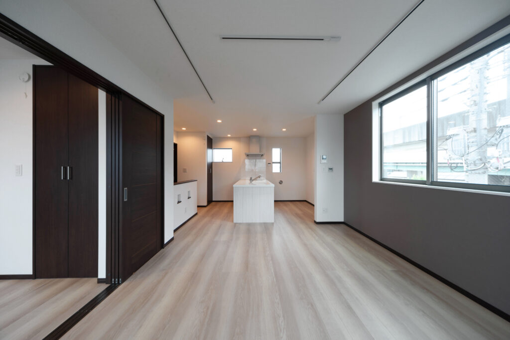 住宅 ローン 不動産 投資 影響　内観