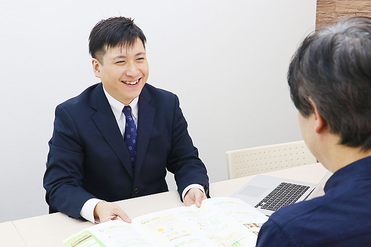 はたらくおうちスタッフ平野勝禎お仕事シーン