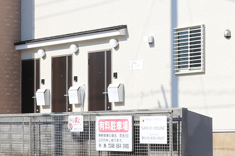 賃貸部分の玄関写真