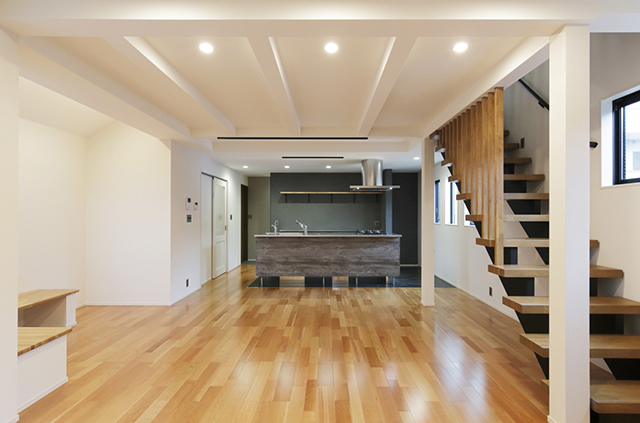 賃貸併用住宅 縦 割り 内装